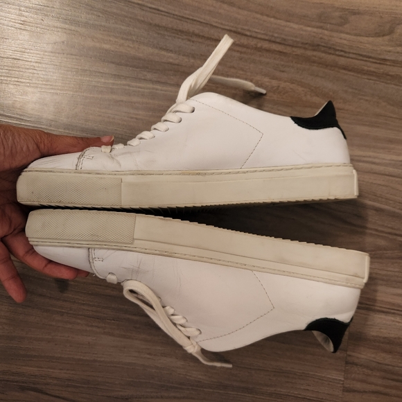 Axel arigato sneakers size 9 - Picture 4 of 8